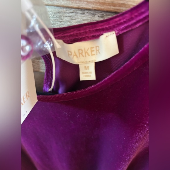 Parker Women’s Beyond Fuschia Velvet Short Sleeve Top Size M NWT - Picture 3 of 6